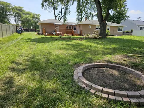 Exterior - 4838 135th St, Crestwood, IL 60445 photo 6 of 10