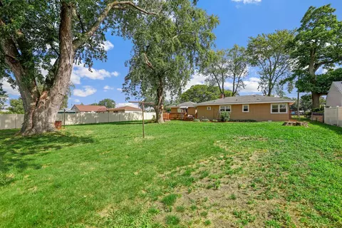 Exterior - 4838 135th St, Crestwood, IL 60445 photo 5 of 10