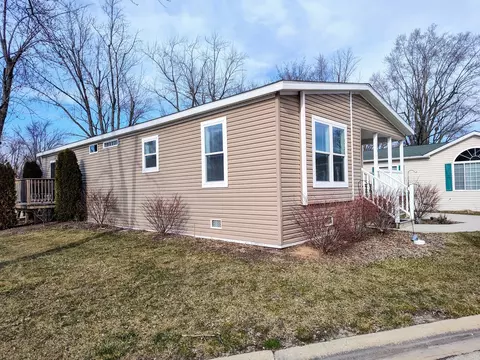 292 Bayview Rd, Elgin, IL 60123 photo 2