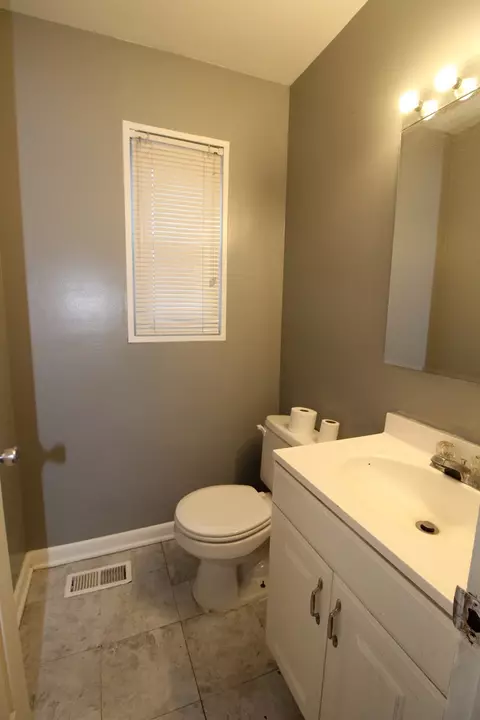 Bath - 3801 W Devon Ave, Chicago, IL 60659 photo 1 of 3