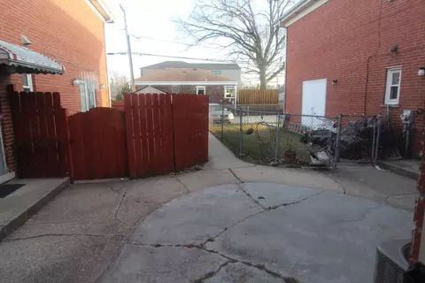Exterior - 3801 W Devon Ave, Chicago, IL 60659 photo 4 of 5