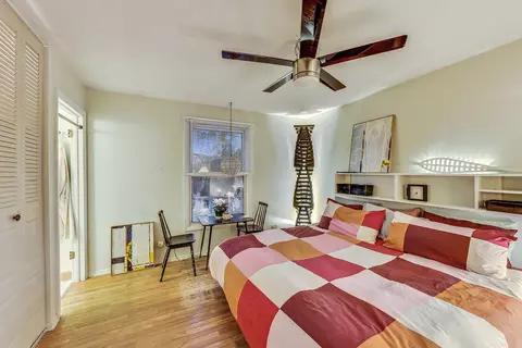 Bedroom - 1070 Durham Dr, Wheaton, IL 60189 photo 6 of 9