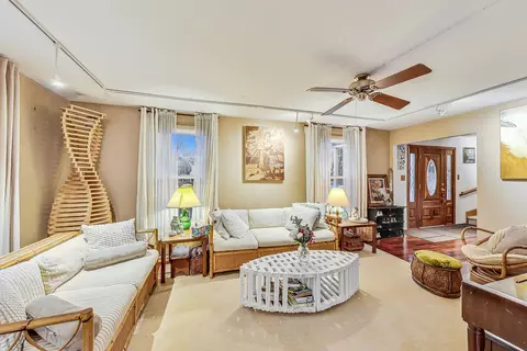Living - 1070 Durham Dr, Wheaton, IL 60189 photo 2 of 4