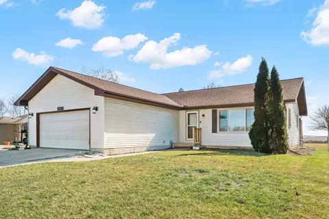 1967 Rosemary Cir, Lake Holiday, IL 60548