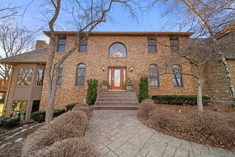 3941 Lakeview Ct, Long Grove, IL 60047