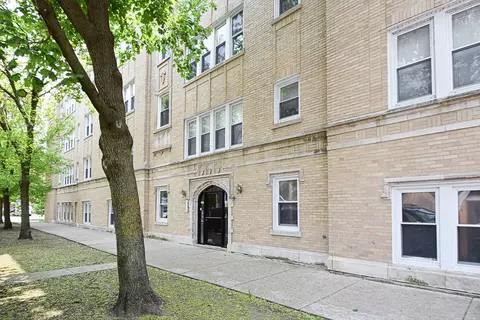 1407 W North Shore Ave #2, Chicago, IL 60626