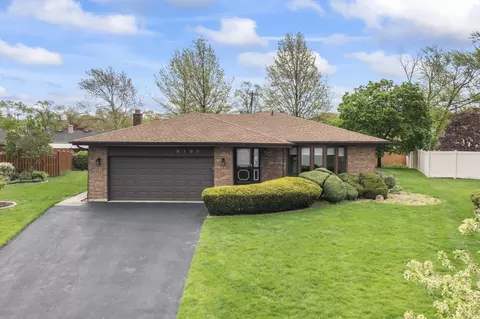 9101 Kopping Ln, Hickory Hills, IL 60457