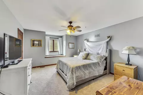 Bedroom - 1297 Prestwick Ln, Itasca, IL 60143 photo 3 of 4