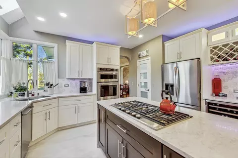 Kitchen - 1297 Prestwick Ln, Itasca, IL 60143 photo 4 of 4