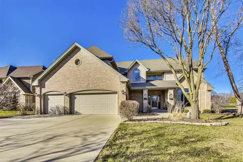 Exterior - 1297 Prestwick Ln, Itasca, IL 60143 photo 3 of 8