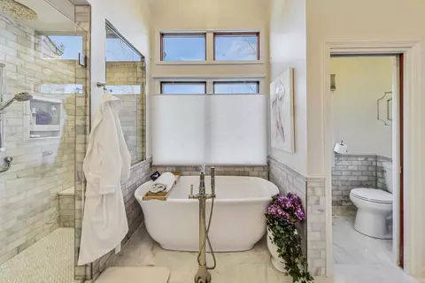 Bath - 1297 Prestwick Ln, Itasca, IL 60143 photo 4 of 7