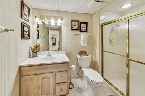 Bath - 1297 Prestwick Ln, Itasca, IL 60143 photo 7 of 7