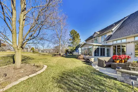 Exterior - 1297 Prestwick Ln, Itasca, IL 60143 photo 6 of 8