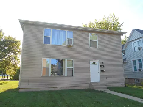 1042 Park Ave, North Chicago, IL 60064