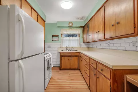 Kitchen - 85 N Forrest Dr, Mazon, IL 60444 photo 2 of 5