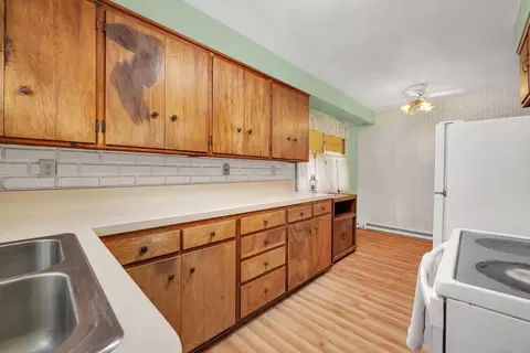 Kitchen - 85 N Forrest Dr, Mazon, IL 60444 photo 4 of 5