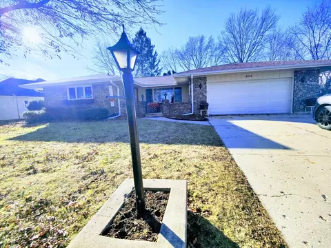 3542 Montlake Dr, Rockford, IL 61114