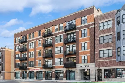 3245 N Ashland Ave #3F, Chicago, IL 60657