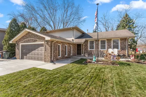 834 Catalpa St, Beecher, IL 60401
