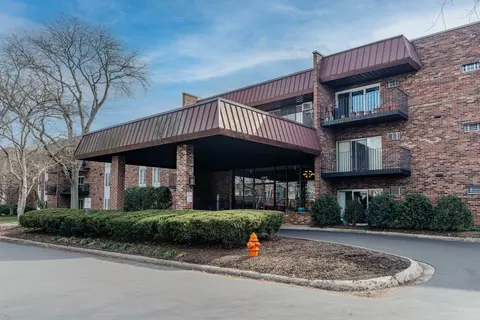 1053 W Ogden Ave #139, Naperville, IL 60563
