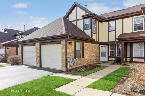 1937 Quaker Hollow Ln #1937, Streamwood, IL 60107