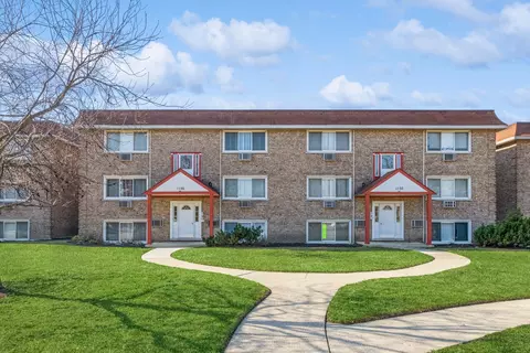 1120 W 18th St #1E, Broadview, IL 60155