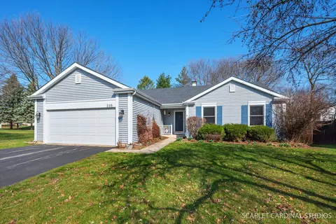 226 Mistwood Ln, North Aurora, IL 60542