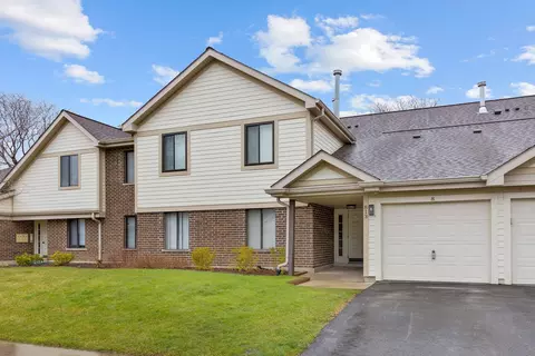 813 E Carriage Ln #8, Palatine, IL 60074