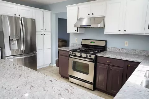 Kitchen - 3089 Blue Heron Rd, Normal, IL 61761 photo 5 of 9