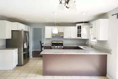 Kitchen - 3089 Blue Heron Rd, Normal, IL 61761 photo 6 of 9