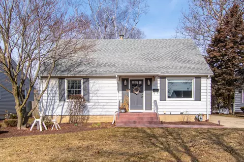 1217 John St, Joliet, IL 60435