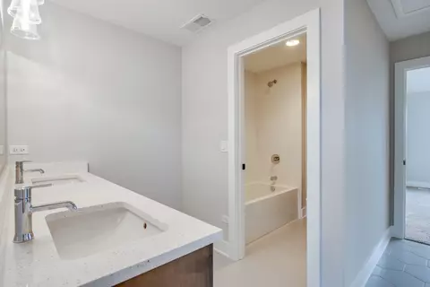Bath - 26208 W Stewart Ridge Dr, Plainfield, IL 60585 photo 4 of 5