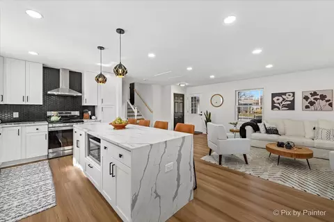Kitchen - 413 Schuett St, Algonquin, IL 60102 photo 3 of 4