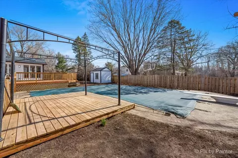 Exterior - 413 Schuett St, Algonquin, IL 60102 photo 6 of 12