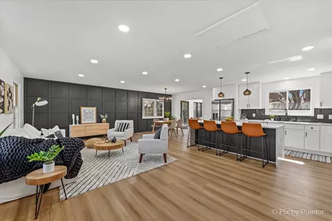Living - 413 Schuett St, Algonquin, IL 60102 photo 1 of 4