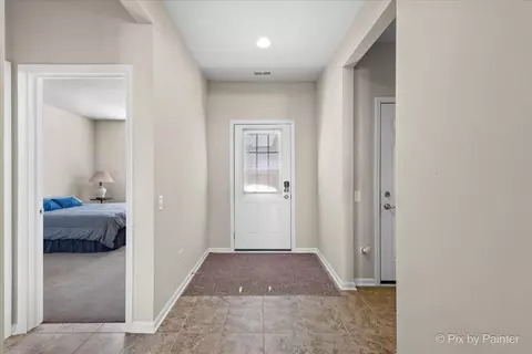 Entry Way - 2745 Beacon Point Cir, Elgin, IL 60124 photo 2 of 3
