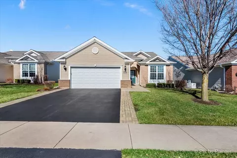 2745 Beacon Point Cir, Elgin, IL 60124