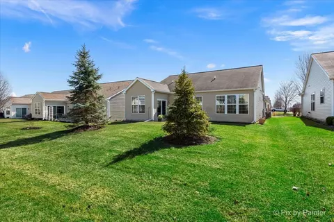 Exterior - 2745 Beacon Point Cir, Elgin, IL 60124 photo 4 of 11