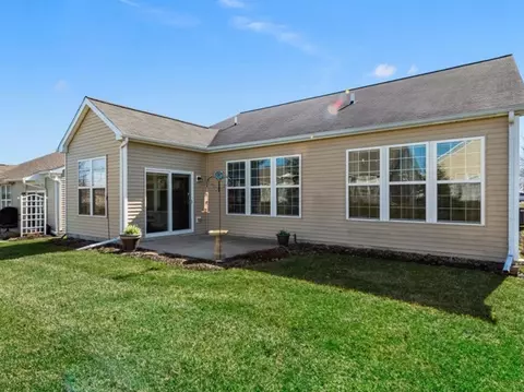 Exterior - 2745 Beacon Point Cir, Elgin, IL 60124 photo 6 of 11