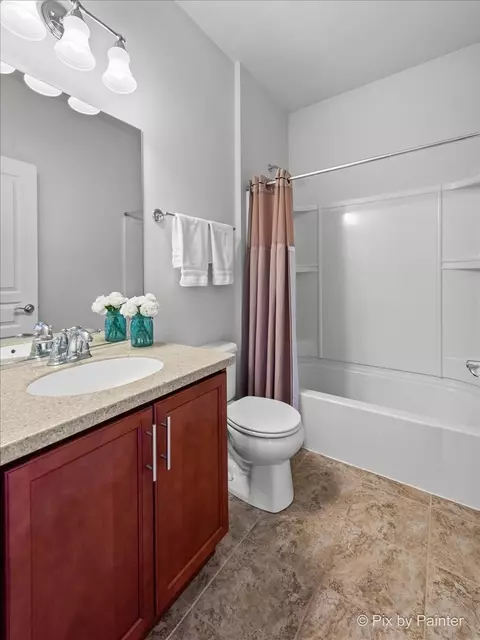 Bath - 2745 Beacon Point Cir, Elgin, IL 60124 photo 3 of 3