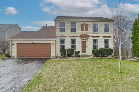 1427 Blue Heron Dr, Crystal Lake, IL 60014
