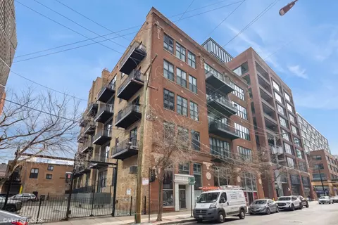 215 N Aberdeen St #B307, Chicago, IL 60607