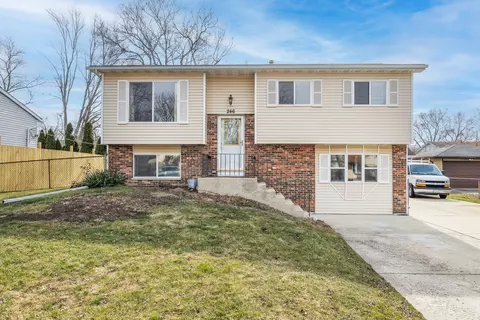 246 Meadowbrook Dr, Bolingbrook, IL 60440