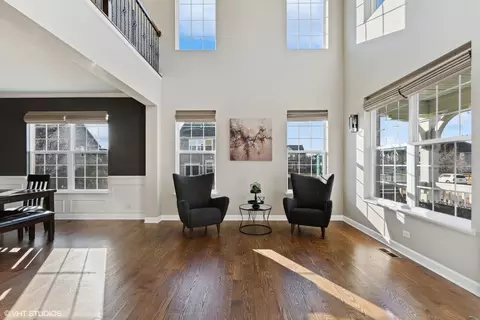 Living - 4045 Conifer Dr, Elgin, IL 60124 photo 2 of 5