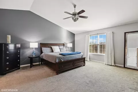 Bedroom - 4045 Conifer Dr, Elgin, IL 60124 photo 1 of 5