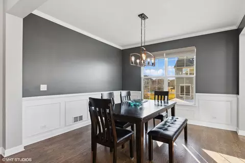 Dining - 4045 Conifer Dr, Elgin, IL 60124 photo 2 of 4