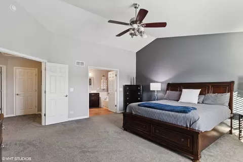 Bedroom - 4045 Conifer Dr, Elgin, IL 60124 photo 2 of 5