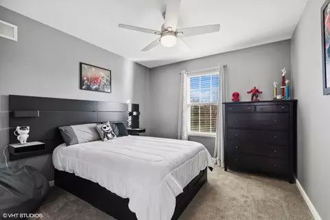 Bedroom - 4045 Conifer Dr, Elgin, IL 60124 photo 4 of 5