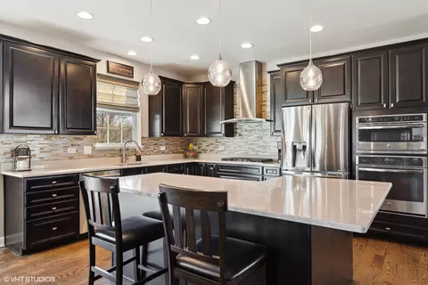 Kitchen - 4045 Conifer Dr, Elgin, IL 60124 photo 2 of 3