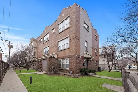 3951 W Ainslie St #2, Chicago, IL 60625